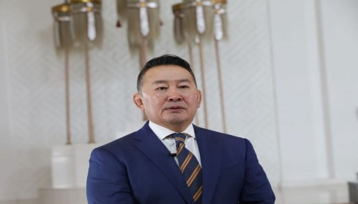 Президент Монголии помещен на карантин