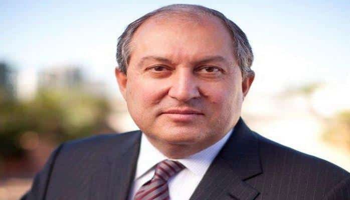 Президента Армении оставили без самолета