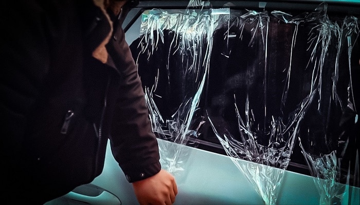 Вскрыть машину скотчем: блогеры перепроверили знаменитый эсперимент