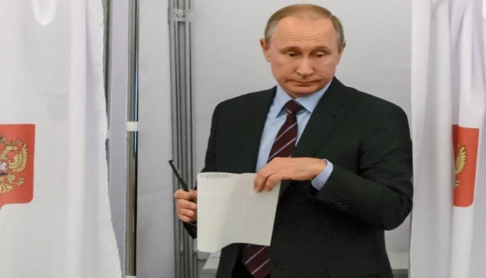 Путин проголосовал по поправкам в Конституцию