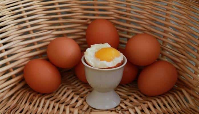 Alimlər: səhər yeməyi üçün yumurta yemək hipertoniyanın yaranma riskini azaldır