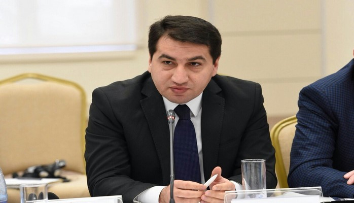 Хикмет Гаджиев: Армения, пользуясь режимом прекращения огня, продолжает незаконную деятельность на оккупированных территориях