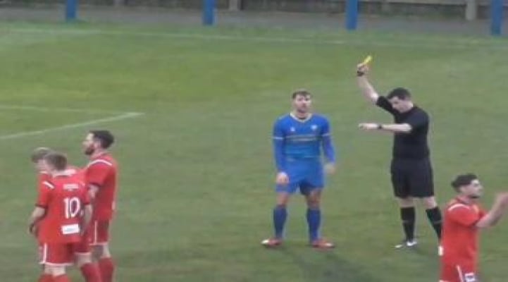 Futbol tarixində nadir hadisə - Hakim bunu da etdi