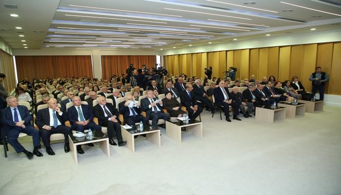 В НАНА проходит международная конференция, посвященная 70-летнему юбилею академика Махмуда Керимова