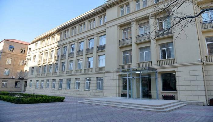 С 1 февраля в Азербайджане приступят к переводу студентов