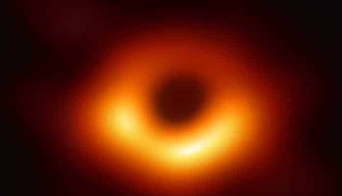 Astronomiya tarixində ilk dəfə fotoşəkili çəkilən qara dəliyə ad qoyulub