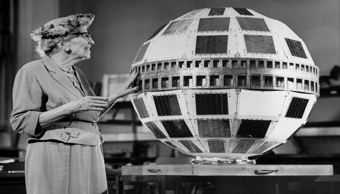 38 Научпоп. Наука для всех 63 243 subscribers Как маленький спутник после его запуска резко изменил мир: История в фотографиях «Telstar-1» (1962 год)