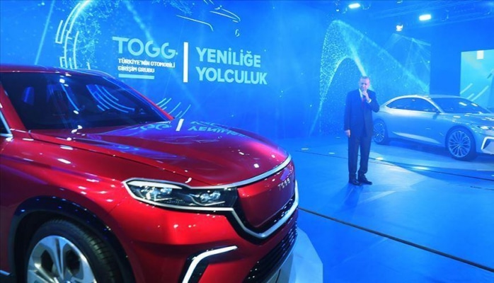 Эрдоган сел за руль первого турецкого отечественного автомобиля