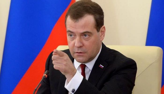 Medvedev erməni generalı biabır etdı: Tövsiyə edirəm ki...