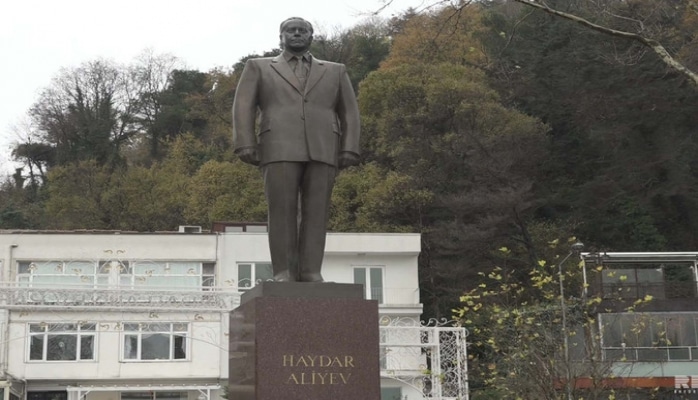 В Стамбуле и Измире почтили память общенационального лидера Гейдара Алиева