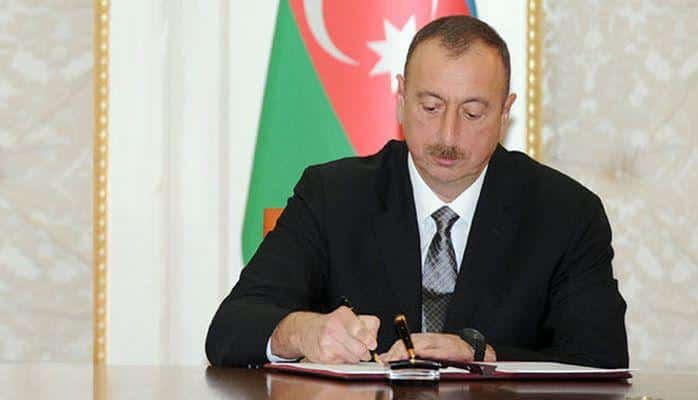 Ильхам Алиев подписал некролог