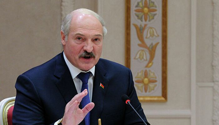 Lukaşenko: “Koronavirus narkomanlar və siqaret çəkənlər üçün yaxşı dərsdir”