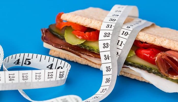 Диетологи развеяли популярные мифы о похудении