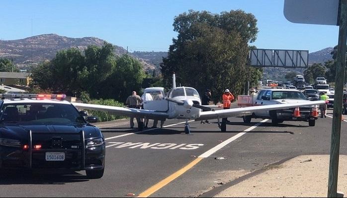 Təyyarə avtomobil yoluna məcburi eniş etdi