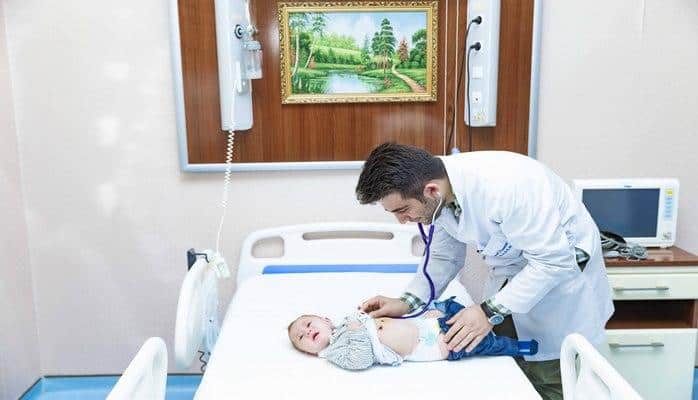 В Азербайджане врачи провели операцию, остановив сердце младенца
