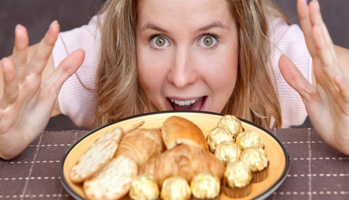 Gözü daima yemək axtaranların problemi - Nəyə görə tez-tez aclıq hiss edirik?