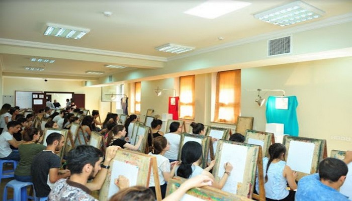 Ali məktəblərə qabiliyyət imtahanları başladı