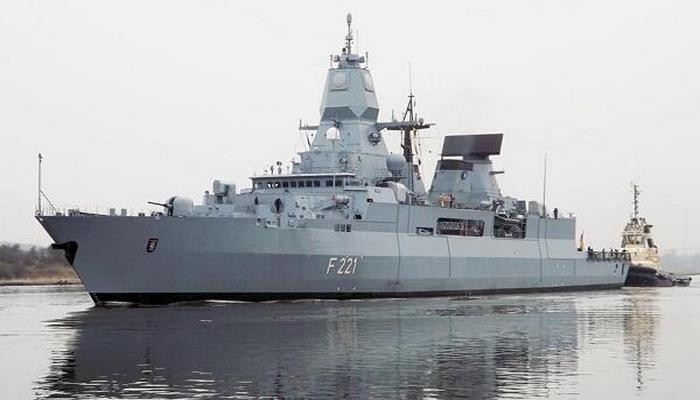 Almaniya freqatı ABŞ PUA-sını vurdu