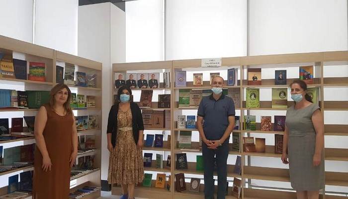 AMEA Gəncə Bölməsinin nəşrləri Mərkəzi Elmi Ktabxanaya təqdim edilib