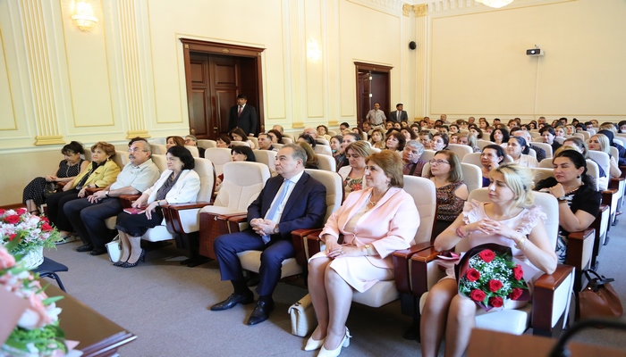 AMEA-nın müxbir üzvü Firəngiz Əlizadənin 75 illiyi qeyd olunub