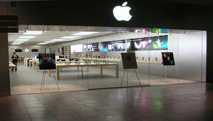 Apple хочет в конце августа открыть часть магазинов в США