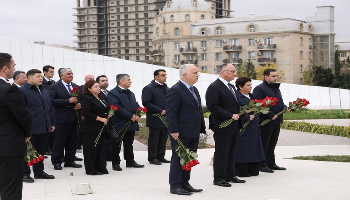 AQTA kollektivi Zəfər parkını ziyarət edib