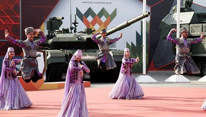 Армейские танцоры и певцы успешно выступили в Москве - МО Азербайджана