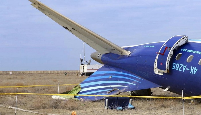 AZAL-ın qəzaya uğrayan təyyarəsinin pilotları ilə danışıqların stenoqramları kimlərdə var?