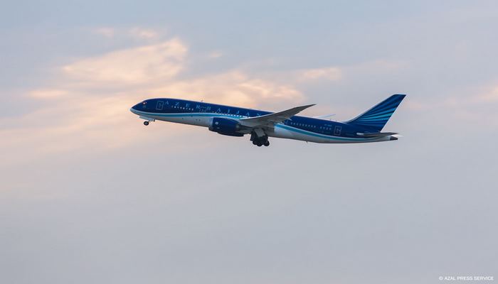 AZAL открывает продажу на специальные рейсы Баку-Лондон-Баку