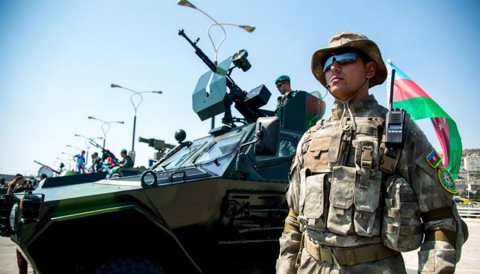 Azərbaycan ordusunun zirehli texnikaları HƏRƏKƏTƏ KEÇDİ