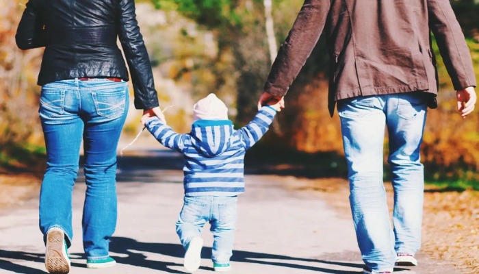 Azərbaycanda keçən il övladlığa uşaq götürən subay şəxslərin sayı açıqlanıb