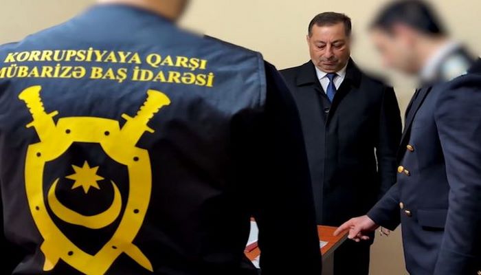 Azərbaycanda vəzifəli şəxs cinayət başında yaxalandı