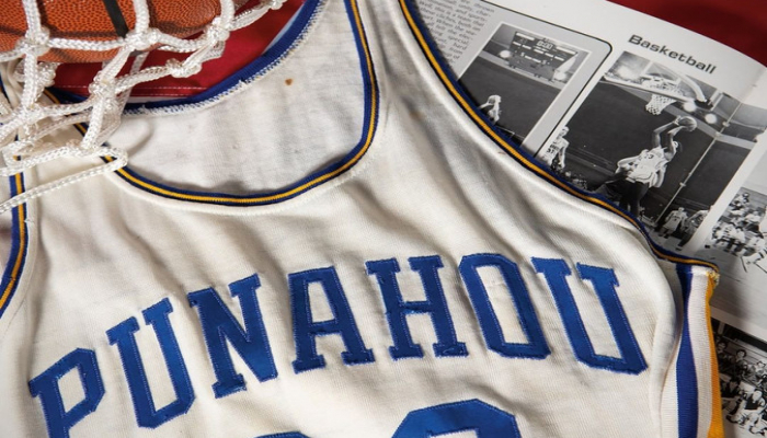 В США продали баскетбольную майку Обамы за 120 тысяч долларов