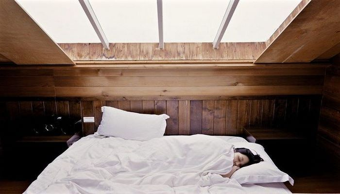 Ученые выявили опасные последствия шестичасового сна