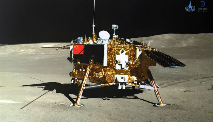 Çinlilər Ayın görünməyən tərəfində qəribə maddə tapdılar