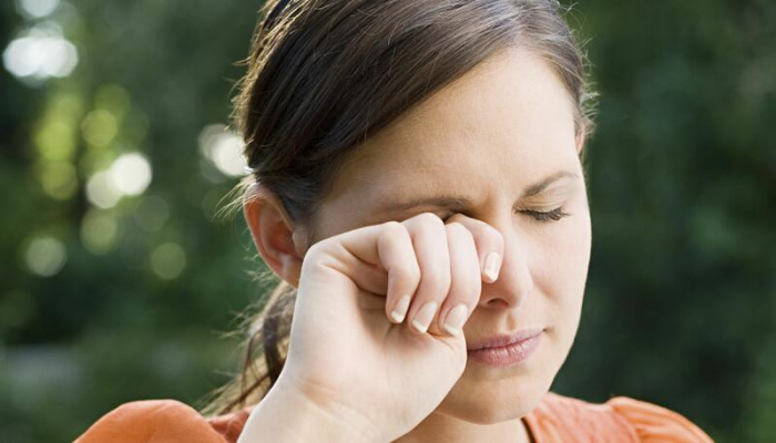 İnsan niyə göz qırpır? - Alimlər AÇIQLADI