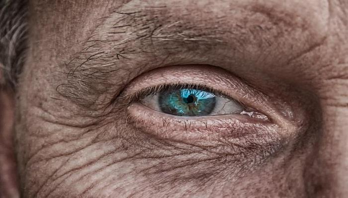Медики назвали первые симптомы скорой потери зрения