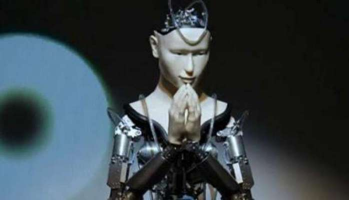 Dünyanın ilk dindar robotu