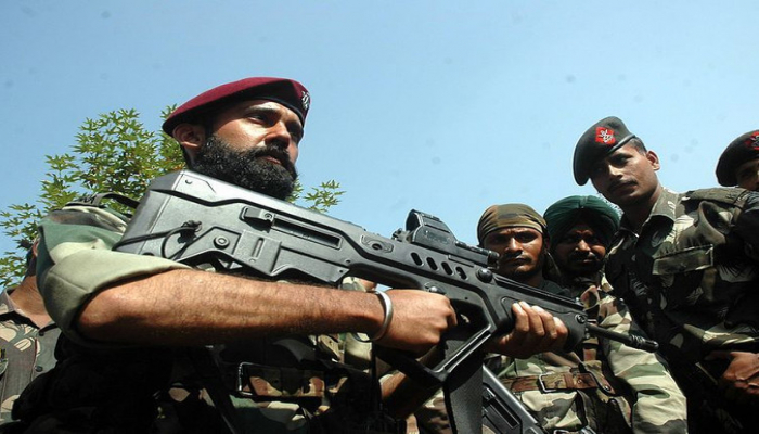 Индия направит восемь тысяч военных в Кашмир