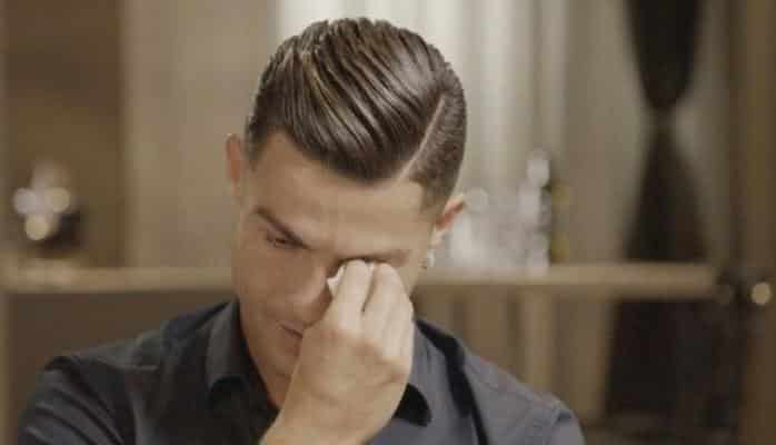 Atasının ölümündən öncə çəkilən videosunu izləyən Ronaldo göz yaşlarına boğuldu