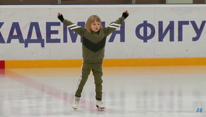 6 yaşlı uşaq on milyon rubl qazanıb