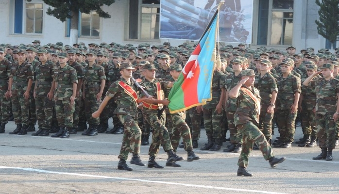 В Азербайджане снижается возраст первоначальный постановки на воинский учет