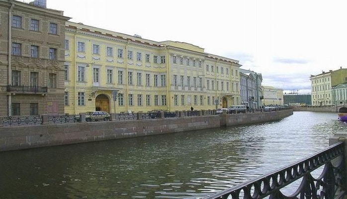 Sankt-Peterburqda Puşkinin mənzili satışa çıxarıldı – 1,5 milyon manata