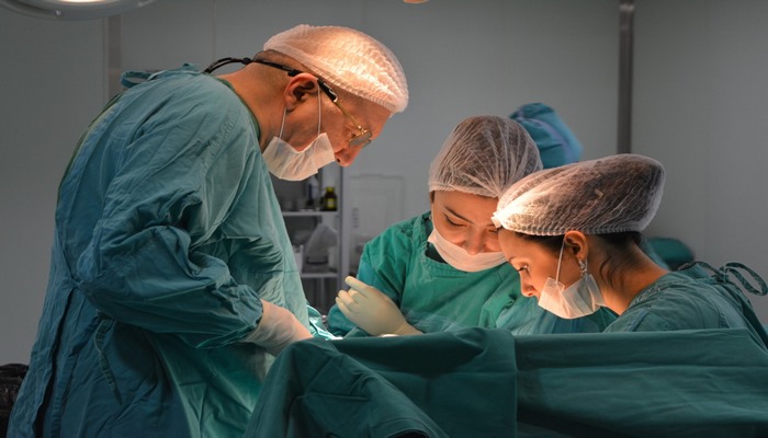 Bakıda həkim əməliyyat zamanı dünyasını dəyişib