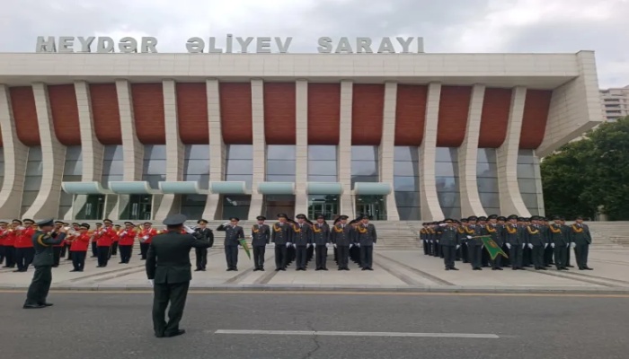 Bakıda Silahlı Qüvvələr Günündə hərbçilərin yürüşü KEÇİRİLİR