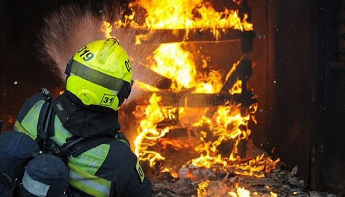 Bakıda taxta bazarı yanır: Mübarizə tədbirləri davam etdirilir