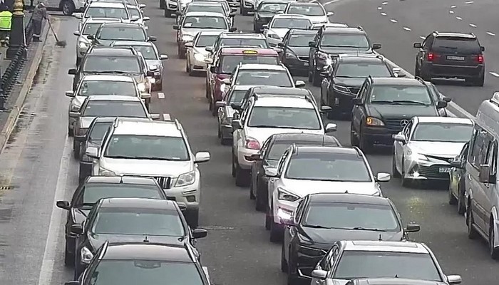 Bakıda tıxac yaranan yolların adları açıqlanıb