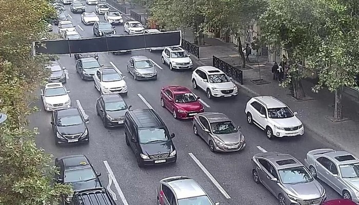 Bakının 22 yolunda tıxac yaranıb