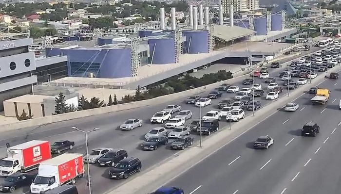 Bakının bir sıra yollarında tıxac müşahidə olunur