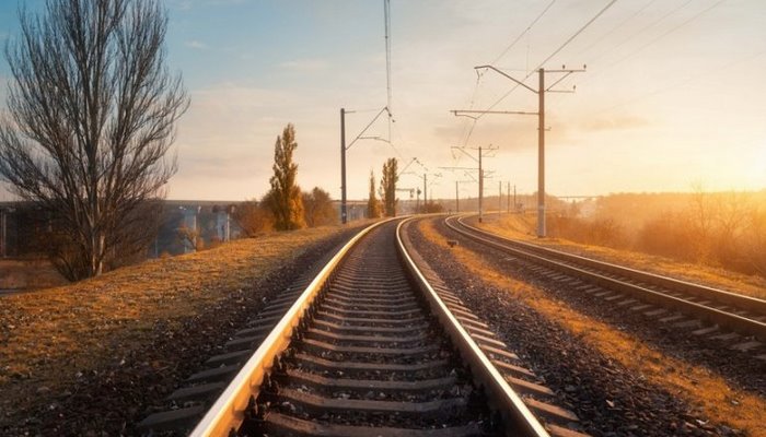 Baş nazir dəmiryol nəqliyyatı ilə bağlı qərar imzaladı